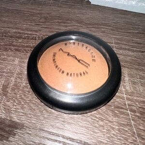 MAC Cosmetics medium dark MINERALIZE SKINFINISH NATURAL